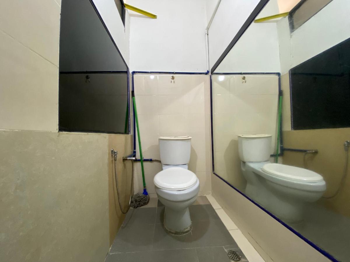 Spot On 90293 Sk Budget Hotel George Town Extérieur photo