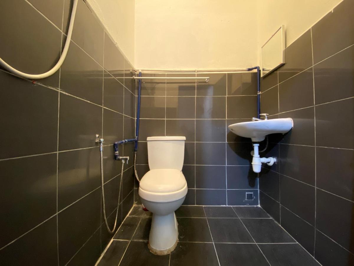 Spot On 90293 Sk Budget Hotel George Town Extérieur photo